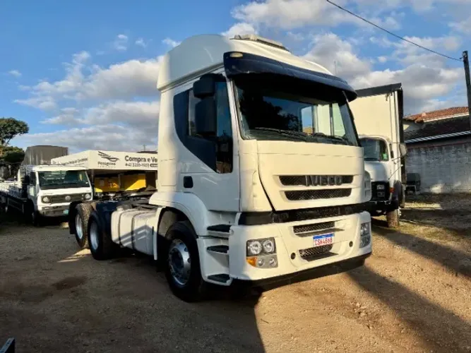 Caminhão IVECO STRALIS 410 Cavalo Mecânico ANO 2010 Teto Alto