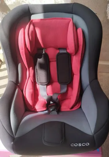 Cadeirinha de bebê 0 a 3 anos semi nova