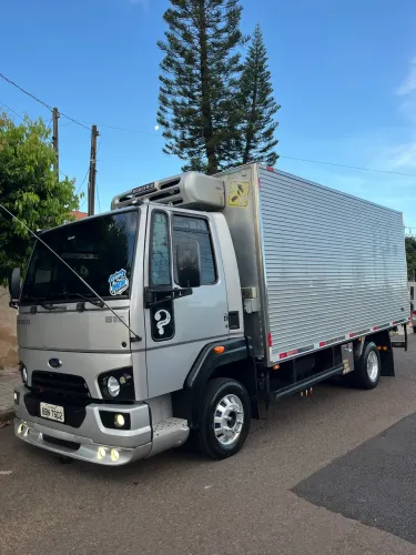 Ford Cargo 816e 2018