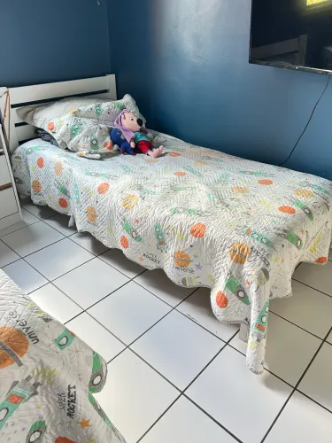 Cama de solteiro com colchão