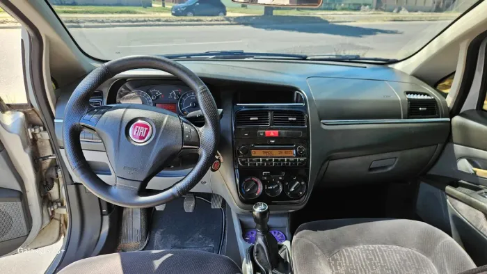 Fiat Linea 1.9/ HLX 1.9/ 1.8 Flex 16V 4P 2010