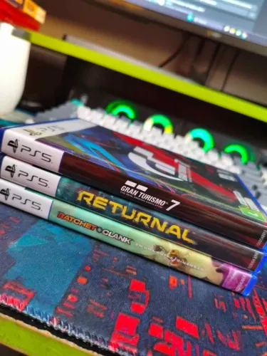 Jogos PS5 Gran Turismo Ratchet Returnal