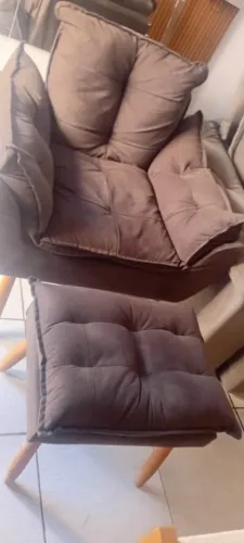 Poltrona com puff