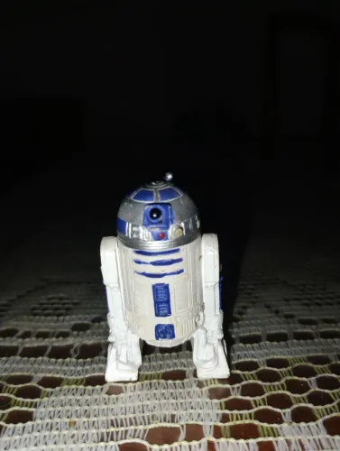 Vendo um robô R2 D2  do Star Wars 