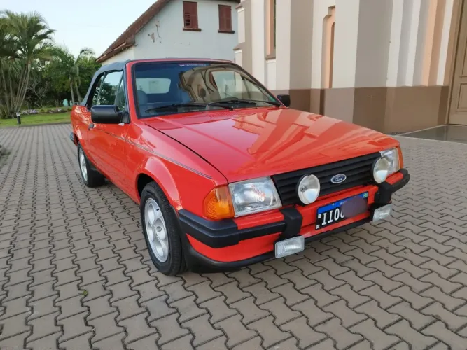 Ford Escort XR3 1.8 / 1.6 Conversível 1985