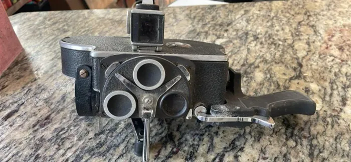 Câmera de cinema vintage Paillard Bolex H-8