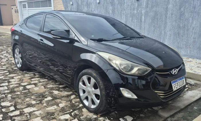Hyundai Elantra GLS 1.8 16V Aut. 2013