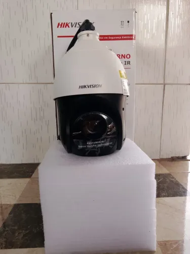 VENDE SE CÂMERA HIKVISION NOVA