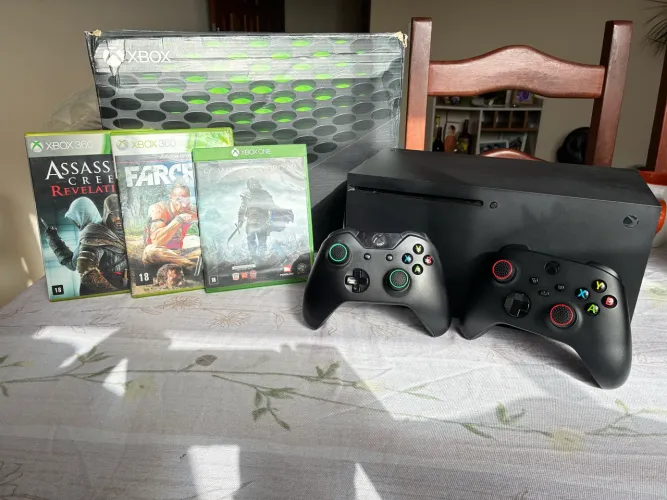 Xbox Series X 1TB Completo na Caixa + 2 Controles + 3 Jogos Mídia Física