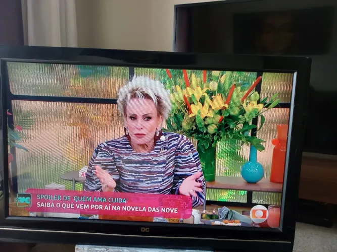 TV AOC 32 POLEGADAS ESTOU NA ZN BAIRRO PQ NOVO MUNDO 