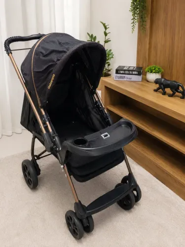 Vende-se carrinho de bebê semi novo