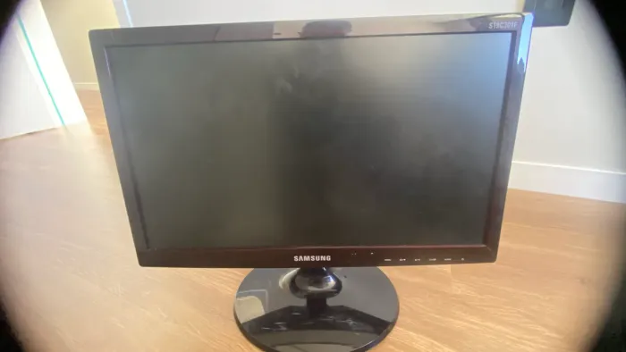 Vendo 2 monitores usado sendo um   Samsung e outro LG 