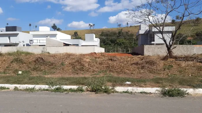 Excelente Lote 360m² Cond.Recanto da Mata, Localiz.Privilegiada, Ótima Estrutura e Plano.