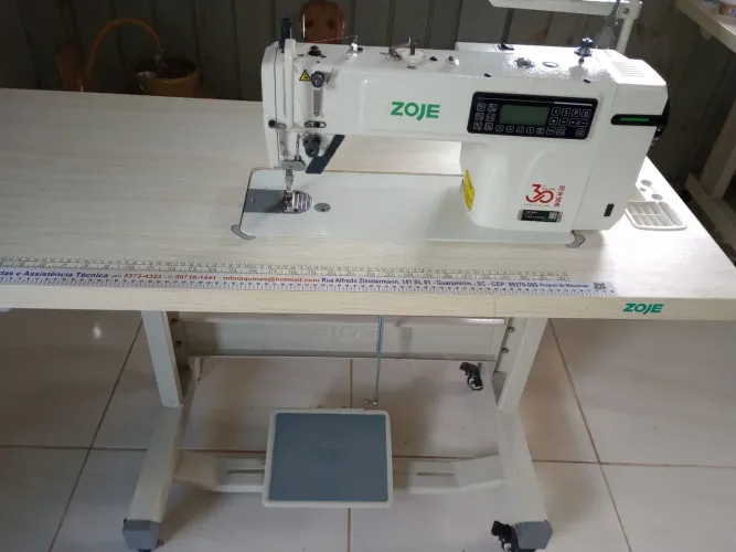 Vende-se máquina Reta eletrônica nova, pouco tempo de uso.