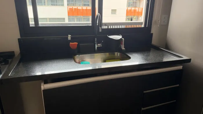 Combo Reforma: Pia de Granito + Vaso Sanitário + Tanque + Pia de Banheiro + 3 Portas