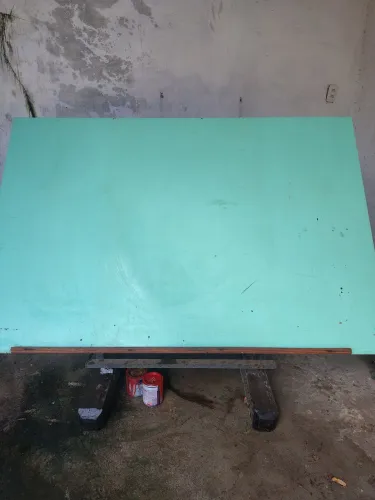 Mesa para desenhos, projetos, etc. 1x1,50m