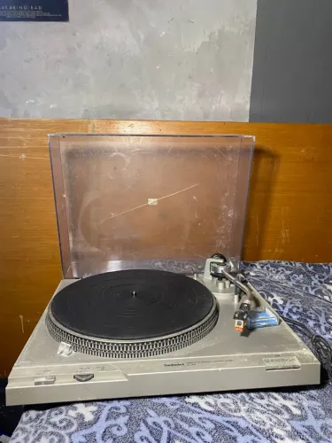 Toca-discos Technics SL-D2