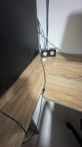Mesa em L com gaveta 