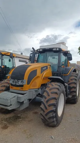 Trator valtra BH210