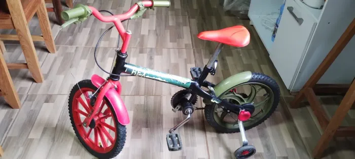 Vende-se esta bicicleta aro 16 Caloi
