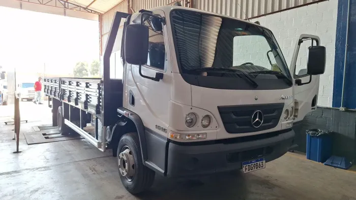 Mercedes Accelo 1016