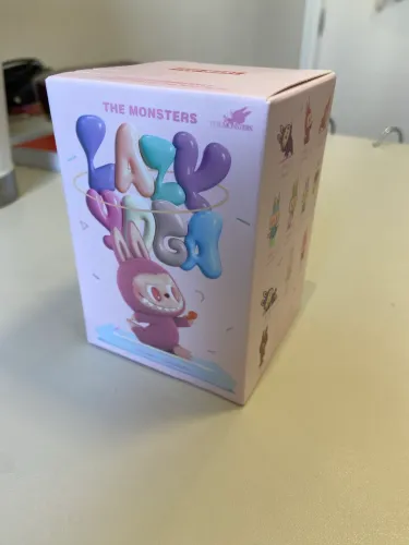Pop Mart Labubu The Monsters Lazy Yoga - Blind Box (Nova e Lacrada!)