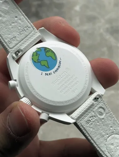 Swatch x OMEGA MoonSwatch Mission to Earthphase - Moonshine Gold | Estado de Novo