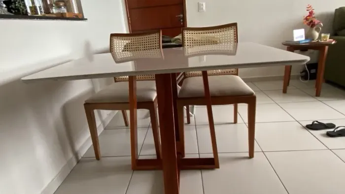 Mesa de jantar retangular
