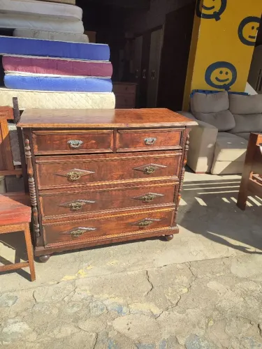 Cômodas em imbuia