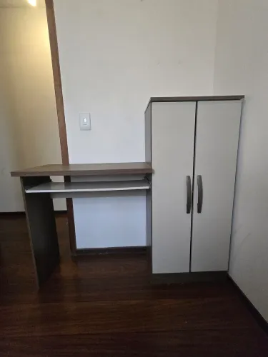 VENDO MESA DE COMPUTADOR