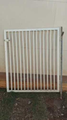 Portão 2 portões de aço branco com fechadura