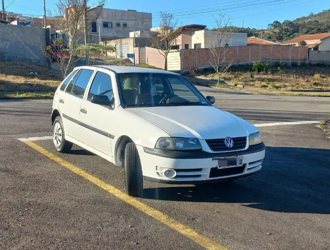 Volkswagen Gol Geração III Power 1.6 MI Total Flex Mec. 4P 2004