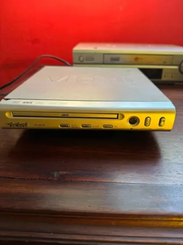 Aparelho de DVD Player da marca Vicini, modelo VC-911B