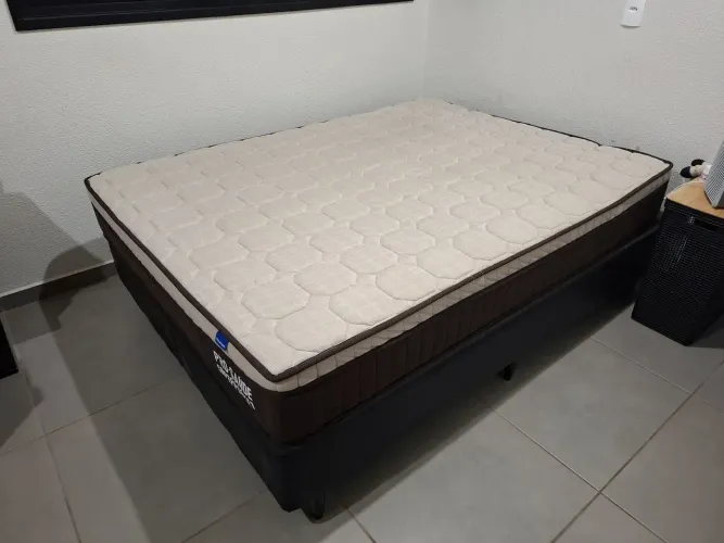 Cama box com colchão Casal