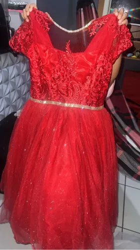Vendo 2 vestido de festa todo trabalhado novo