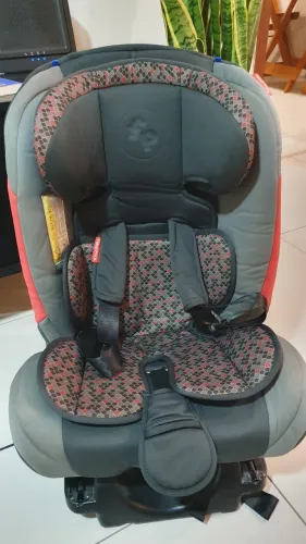 Cadeirinha Fisher Price 0 a 36kg com isofix