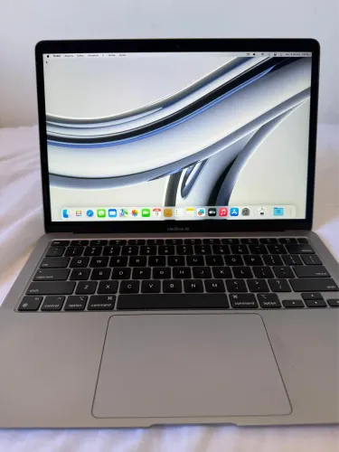 MACBOOK AIR M1