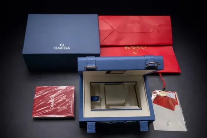 Caixa Completa Omega Speedmaster Snoopy - Estojo Premium + Manual + Tags | Nova