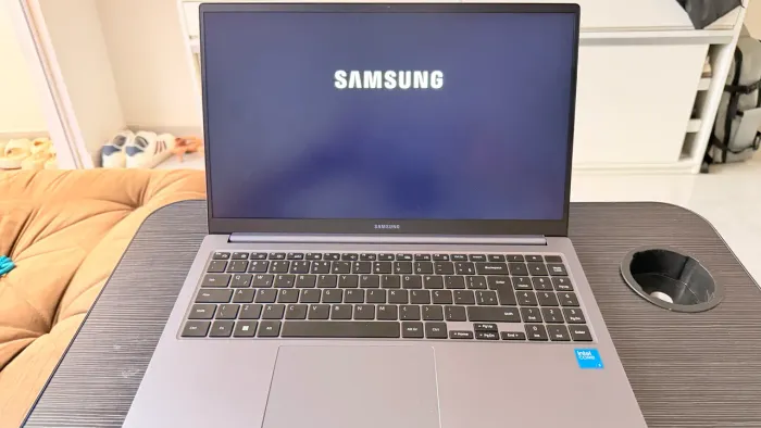 Notebook Samsung Book4
