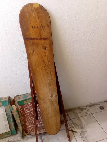 Tábua de engomar madeira maciça antiguidade.