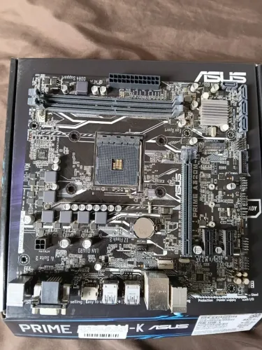Placa-mãe PRIME A320M-K com defeito para conserto ou retirada de peças + caixa original