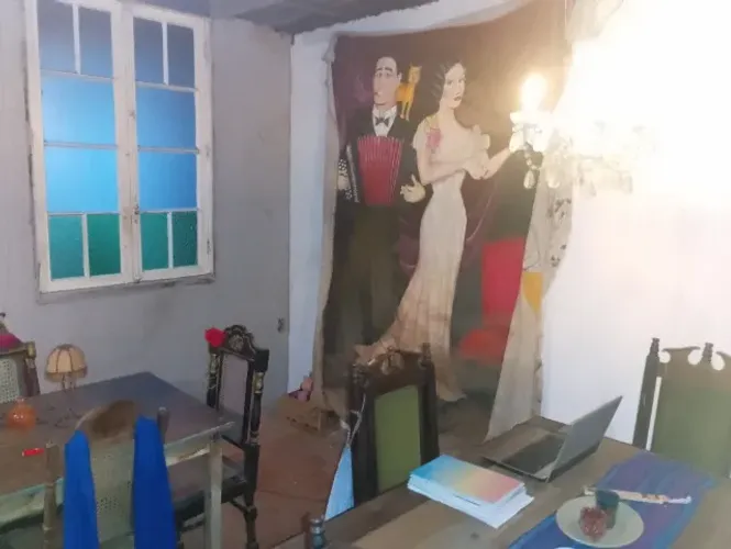 Hostel o pátio, aluga casa aconchegante de fundos, temporário. 