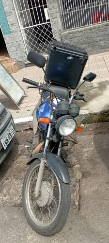 Vendo Honda Fan 125cc.(Pilhada De multas) +Motor Novo+ feito recentemente*Vendo pra peças*