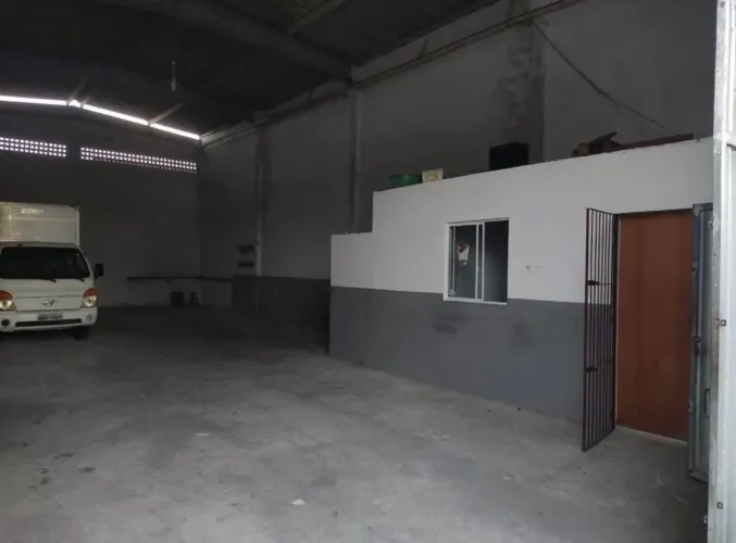 Alugo galpão no Tabuleiro