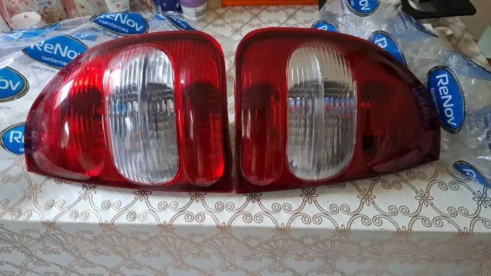 Vendo Par de lanterna traseira Corsa Classic 