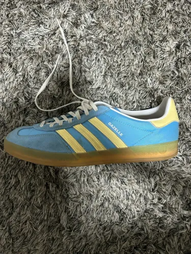 Tênis Adidas Gazelle Indoor Azul e Amarelo