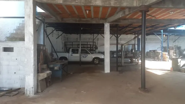 Galpão na Rua Xarquinho, 17 300 m²