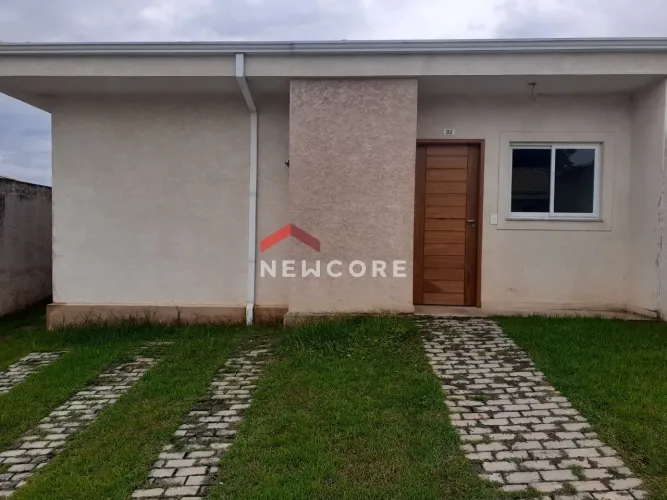Casa de condomínio em Avenida Maria Thereza da Costa Naufal - Parque das Laranjeiras - Ita