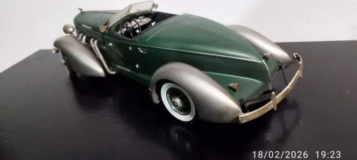 Miniatura Aubrn 1935 escala 1/18