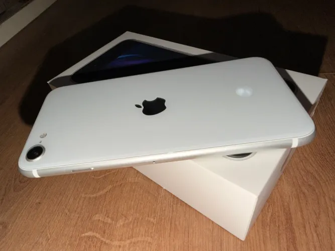 Apple Iphone SE (2020) - 64gb